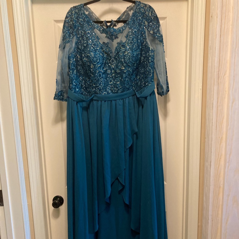 JJ’s House teal women’s evening gown